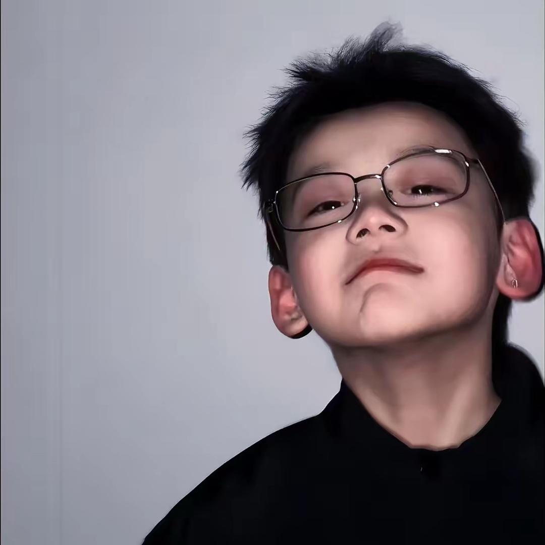 👾.