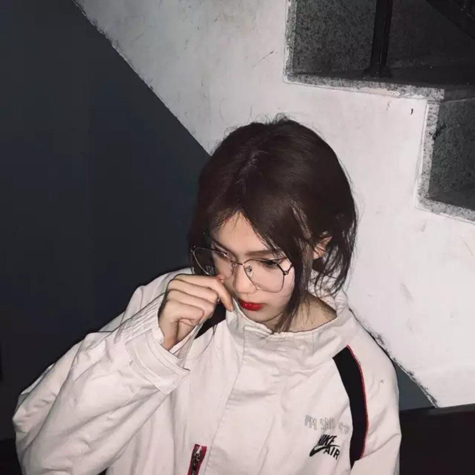 相濡以沫.