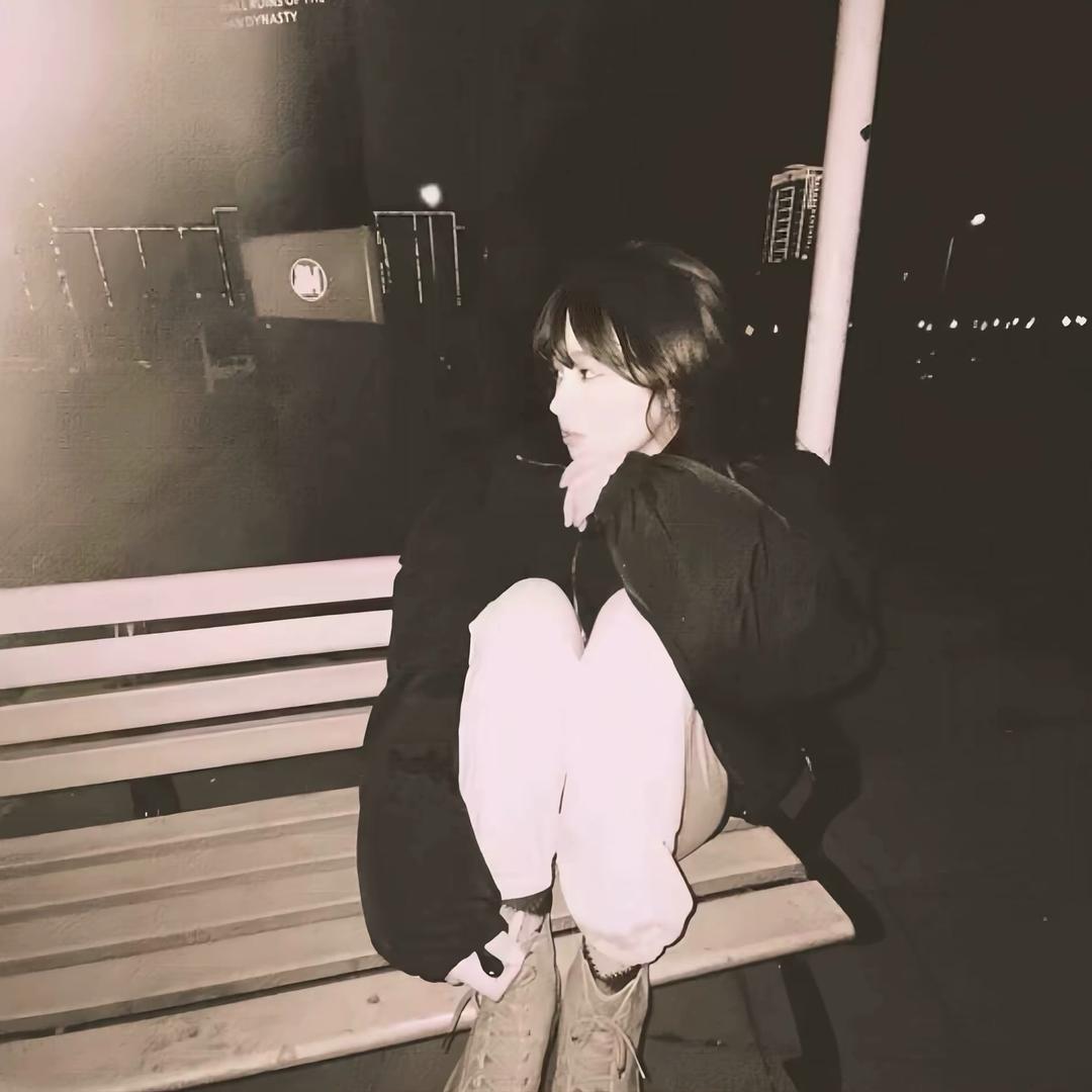 牙齿中间有条缝