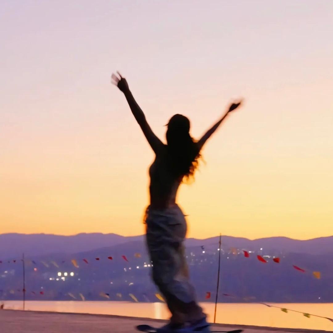 蓝鲸图书专营店快乐书屋