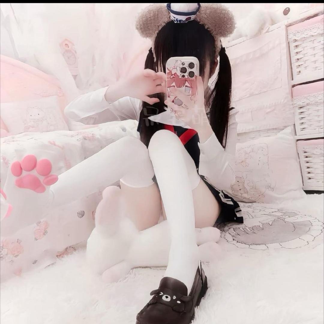 静静👙。