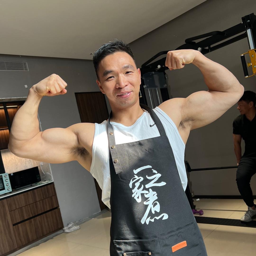 赛普健身教练林怀慎