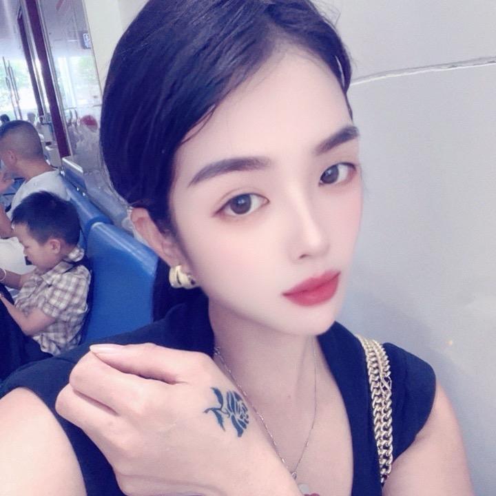 半颗糖❤️❤️💘💘半颗心