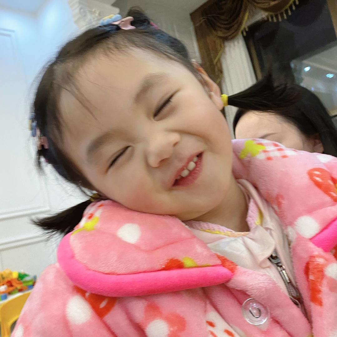 幼崽老王很爱笑