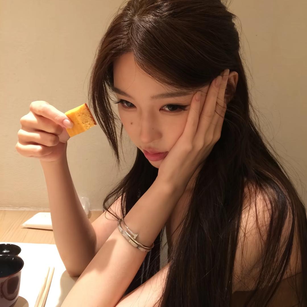 小y^