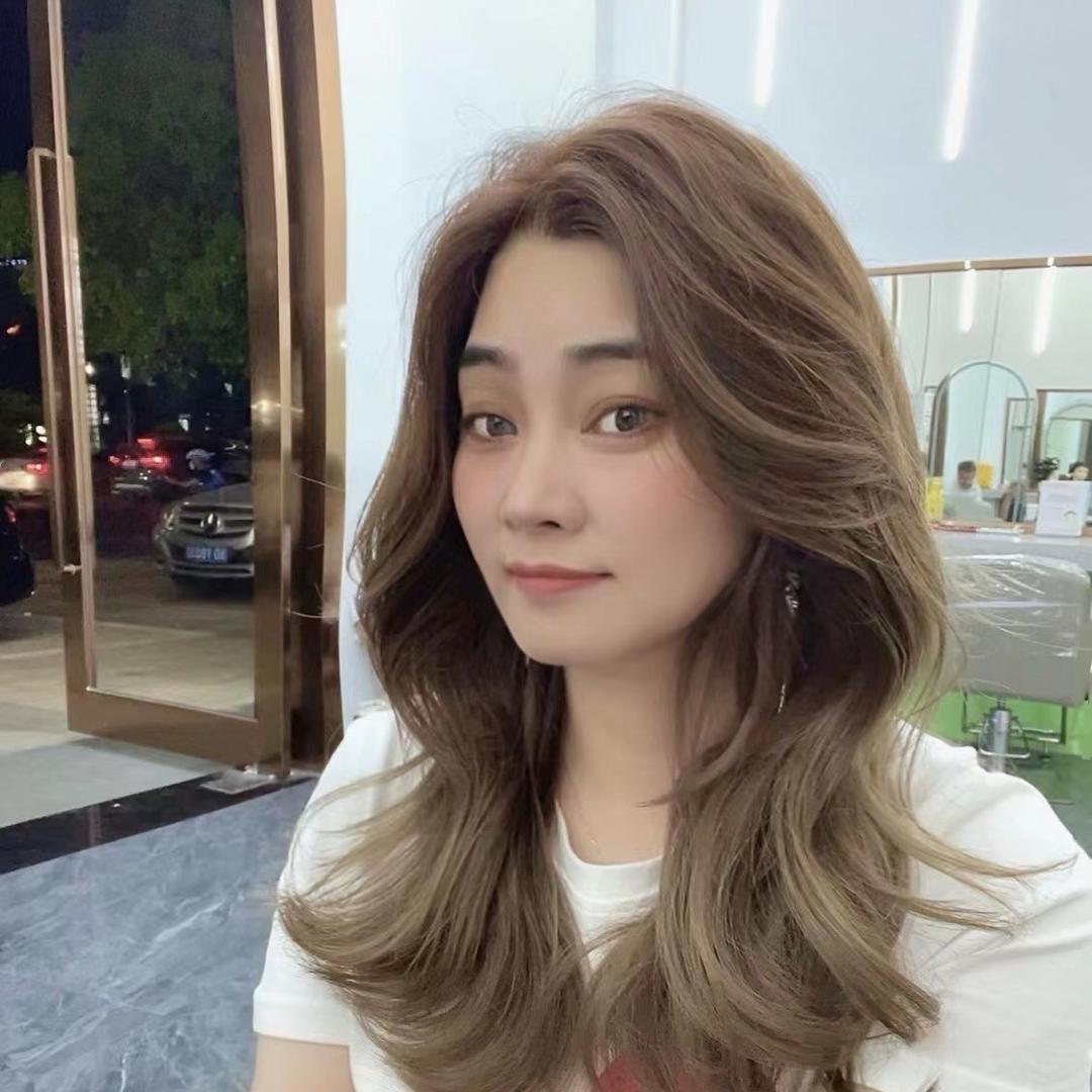 蓝依灵