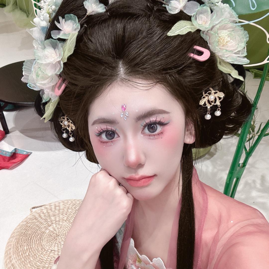 雅尔艾汉服妆造(五大景区品质连锁)