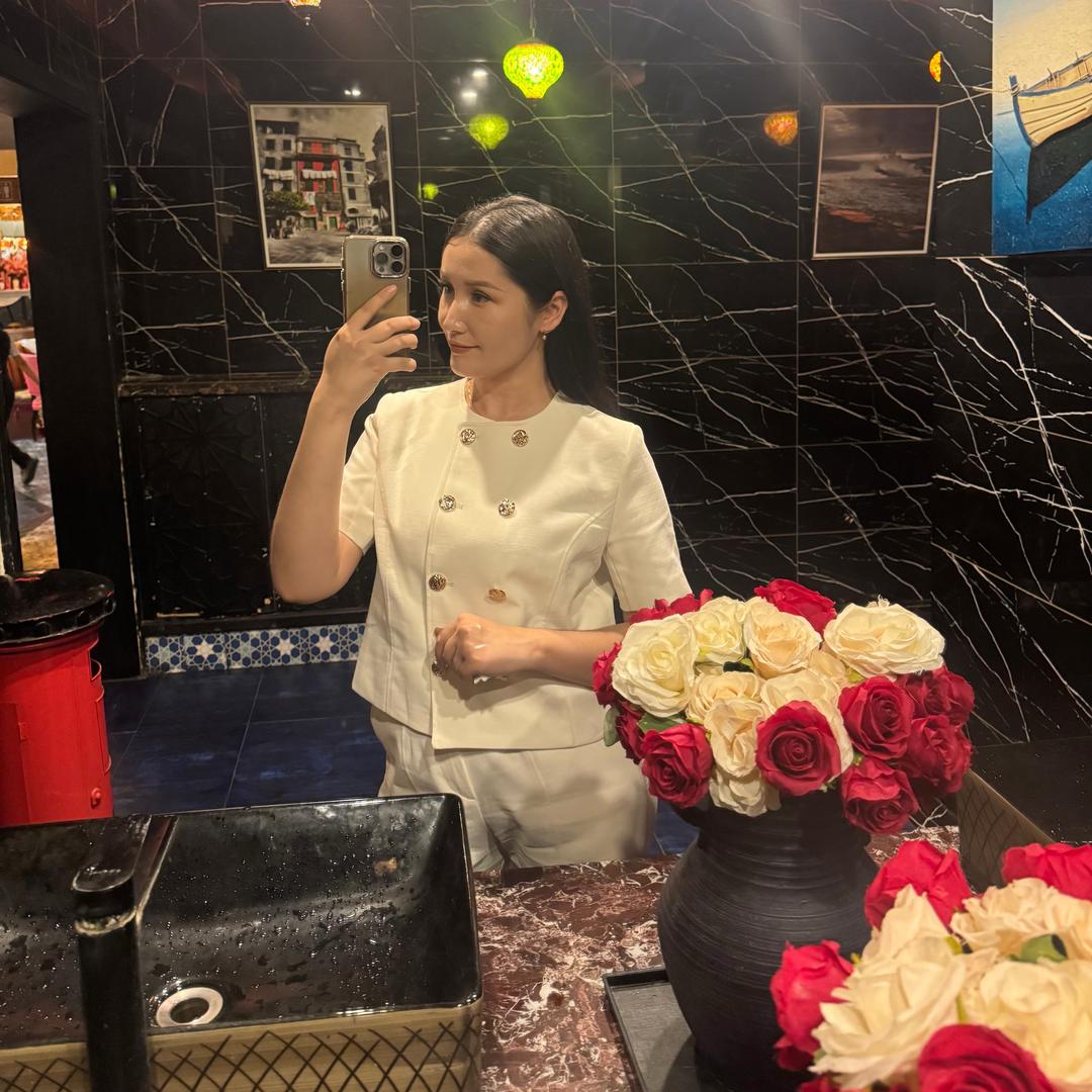 依苏~服装店铺👗