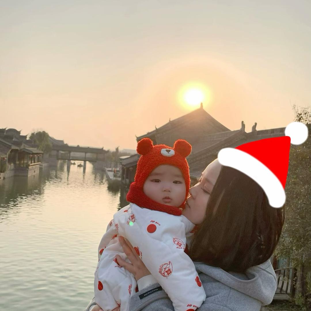 黄沐冉baby