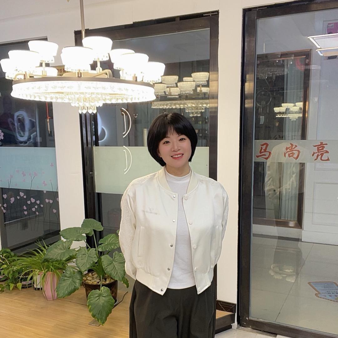 张姐武汉灯具批发