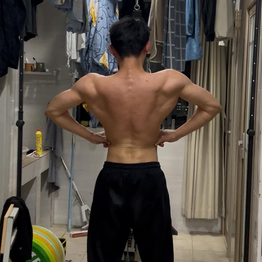 李黑典子