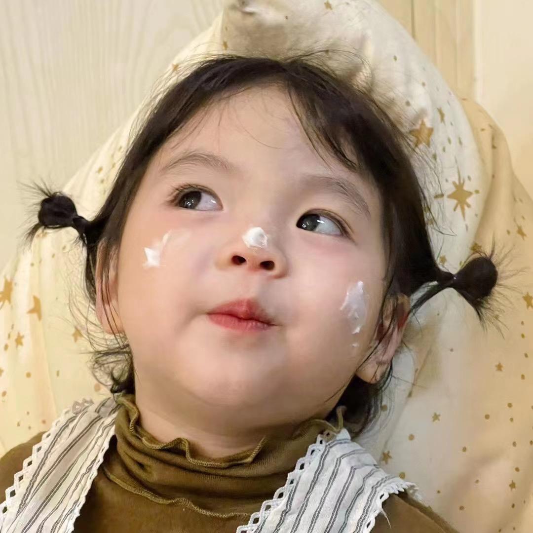 伊F.