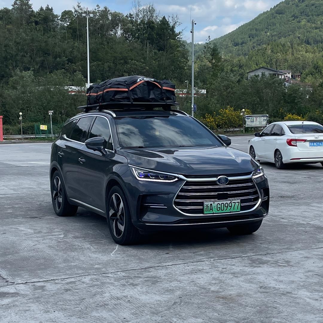 开比亚迪的小刚哥