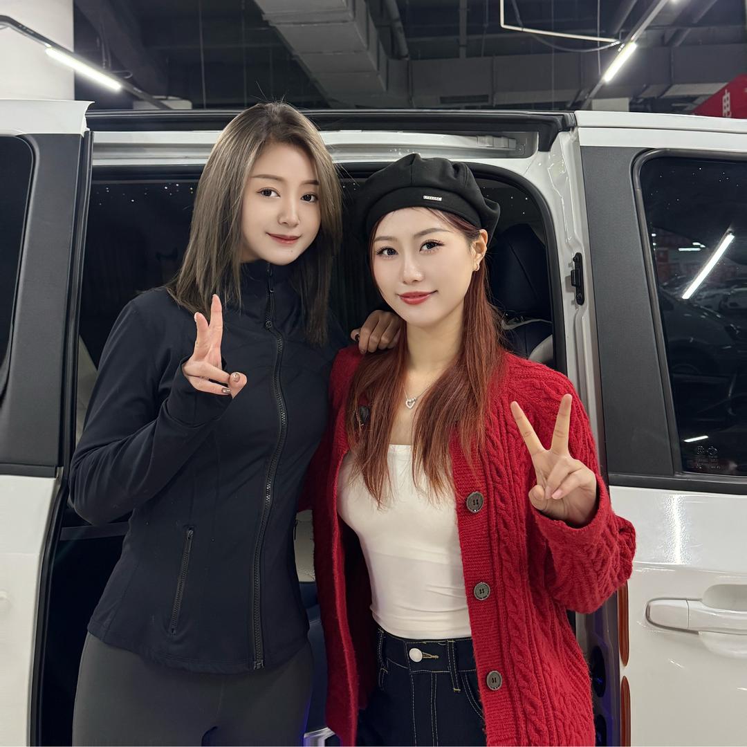 00后汽车搬运姐妹🚗