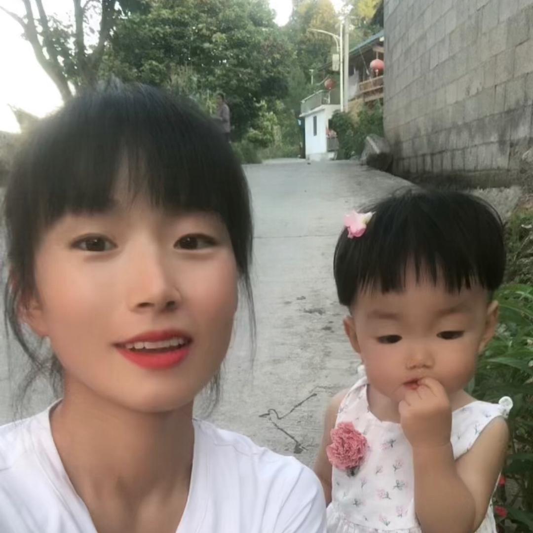 🍒 兰婷月叶 🍒