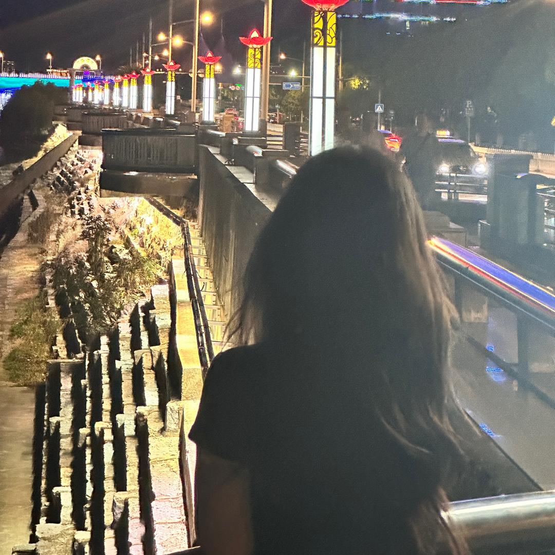 一只鱼🫧 /•᷅•᷄\୭