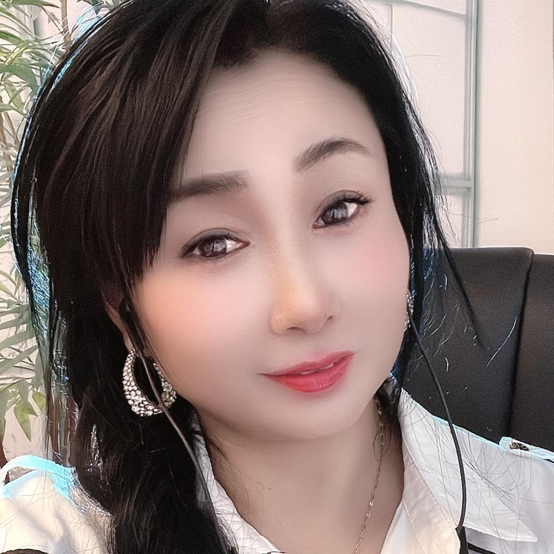 娜娜爱表演