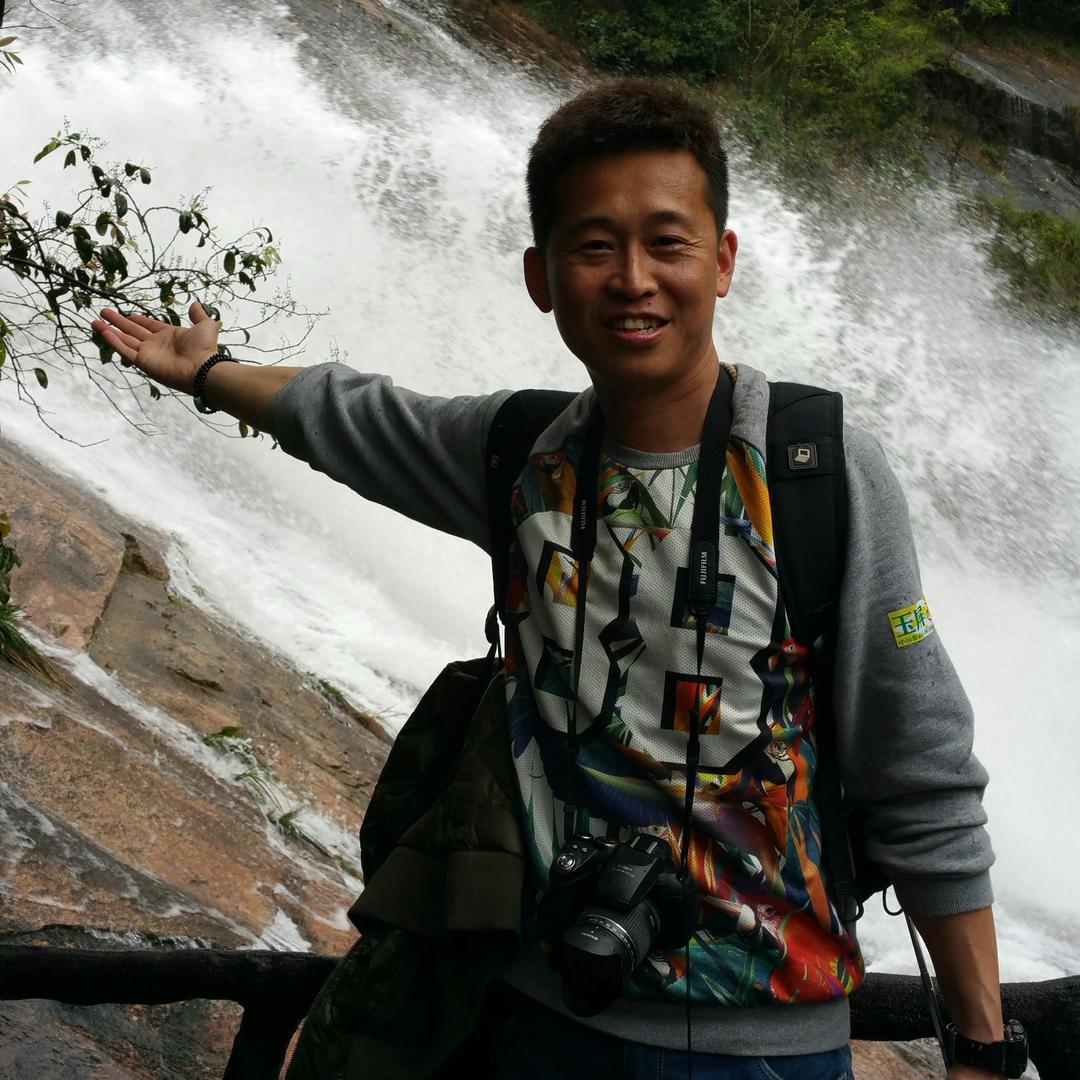 海边钓鲅鱼