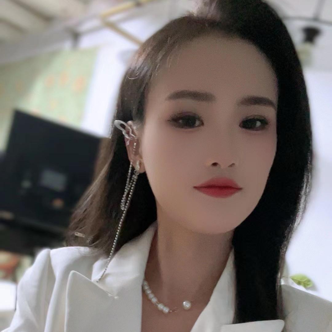 故乡笑别 塑明星
