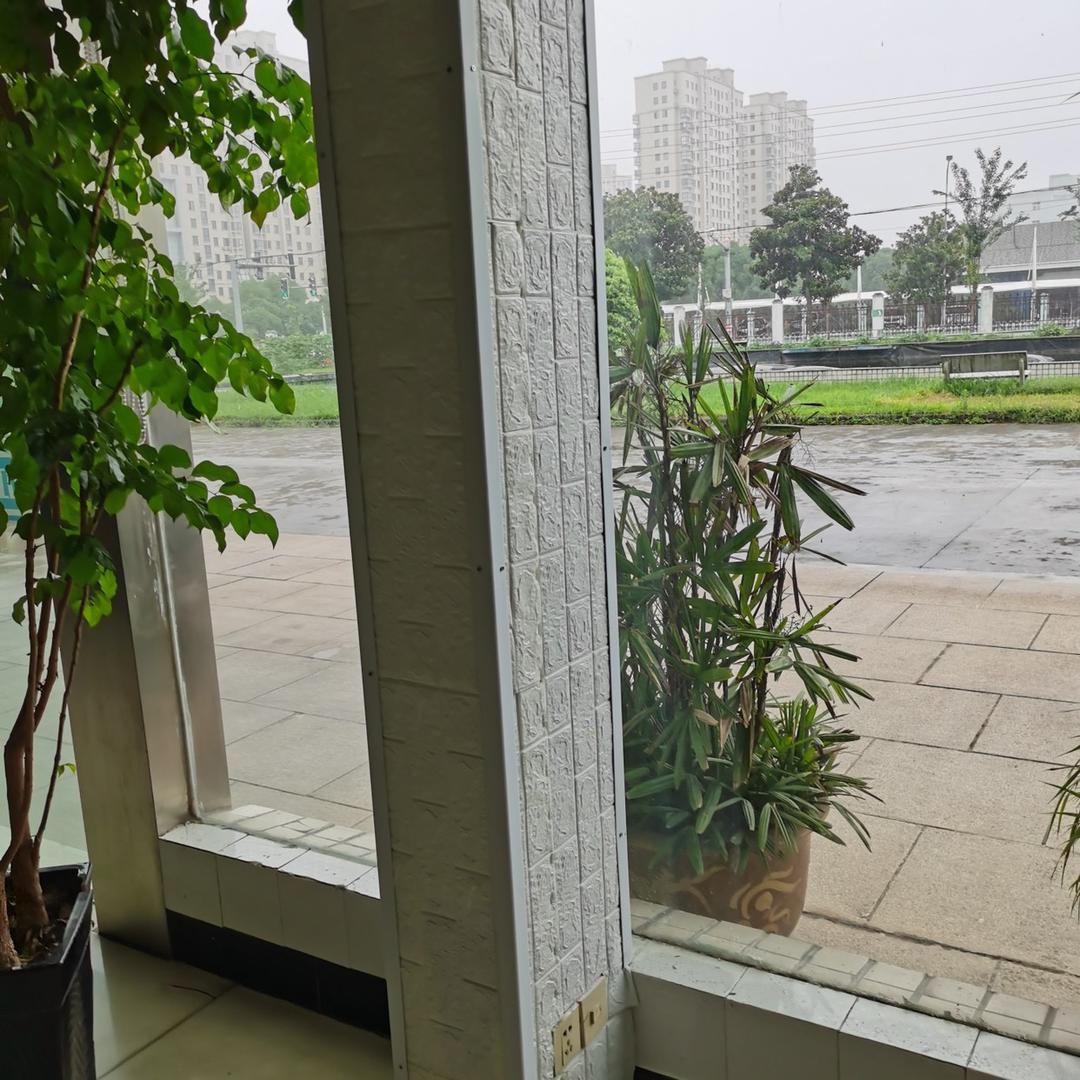 义乌市鹤鼎电子商务商行的小店