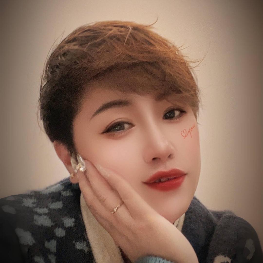 宏光照明贺玲