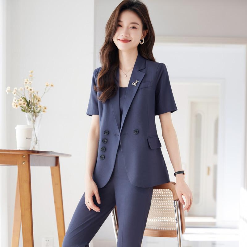 依梦轻奢服饰