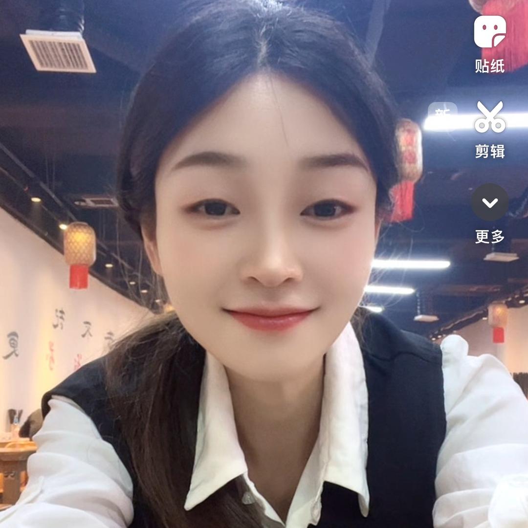 素素（临沭郭淑芬自助老火锅）