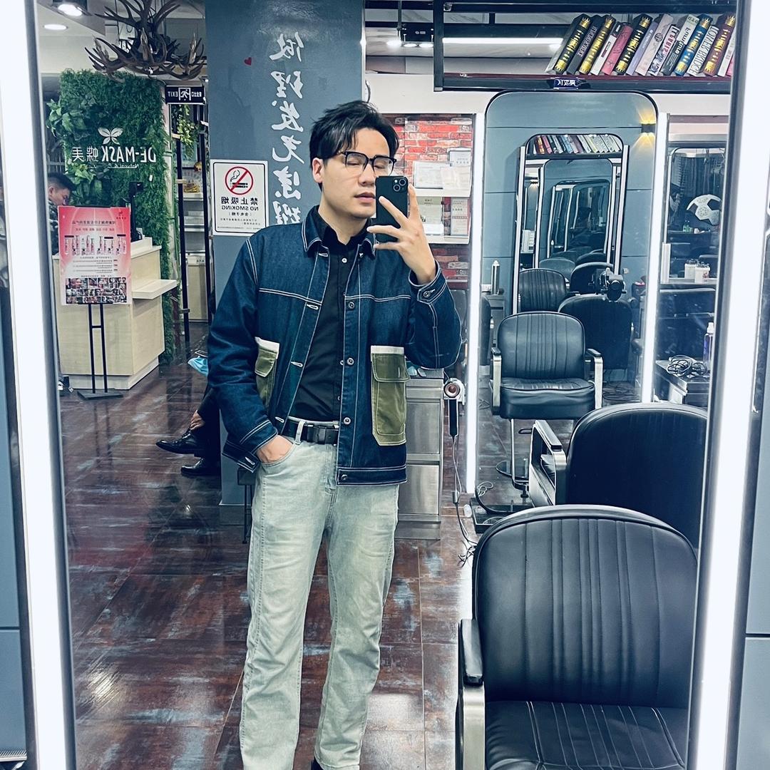 金色年华店长凯文