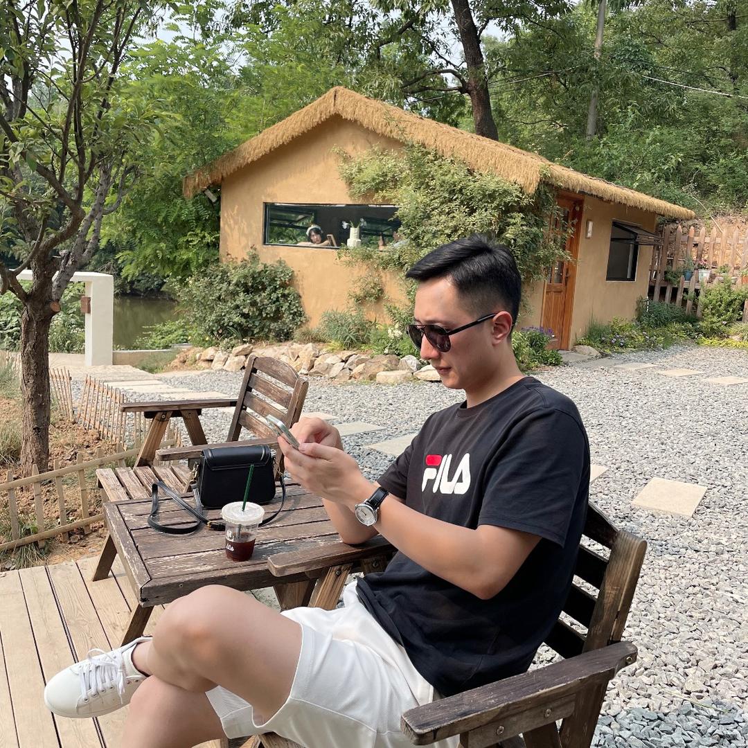 拎包小弟