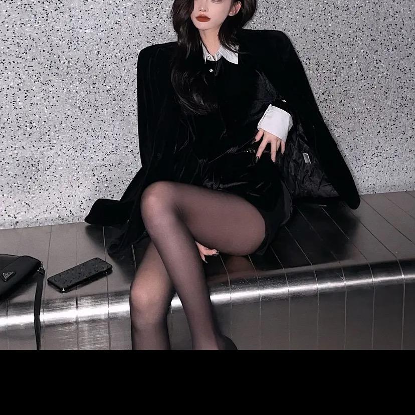 v i v i