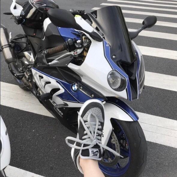 书伟潮玩小铺子