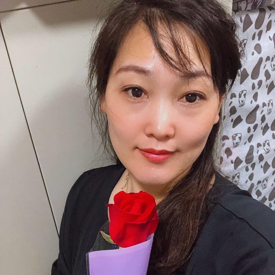 春霞绣补改衣