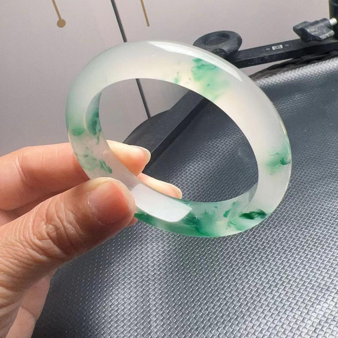 迪布里独龙玉珠宝