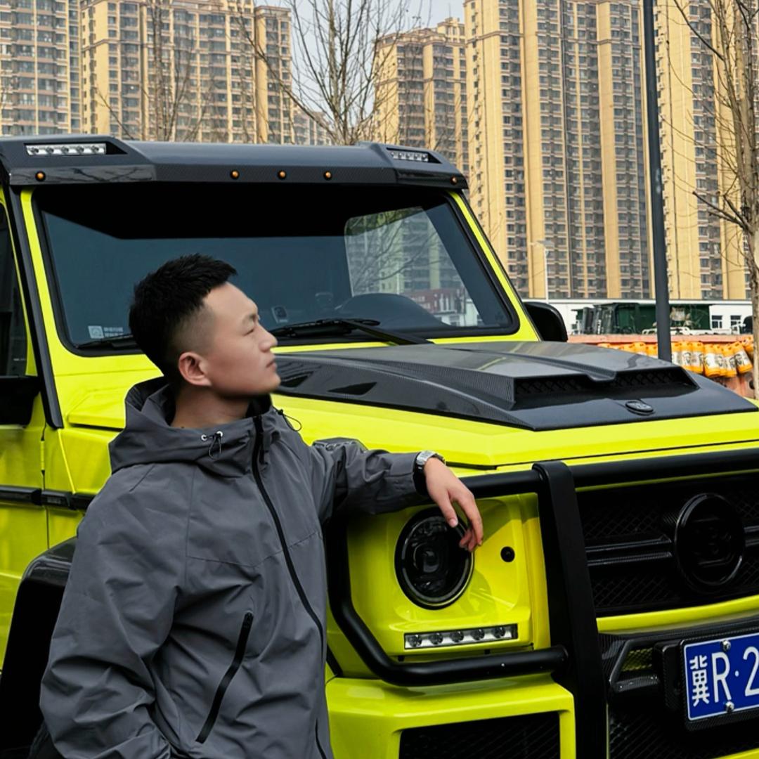 伟少•東