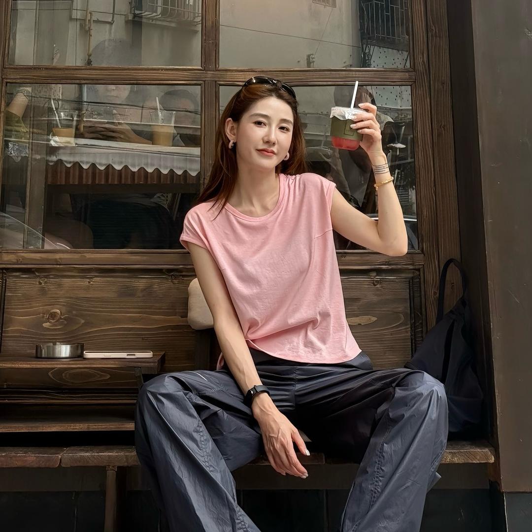 何荷Haley（穿搭开挂了）