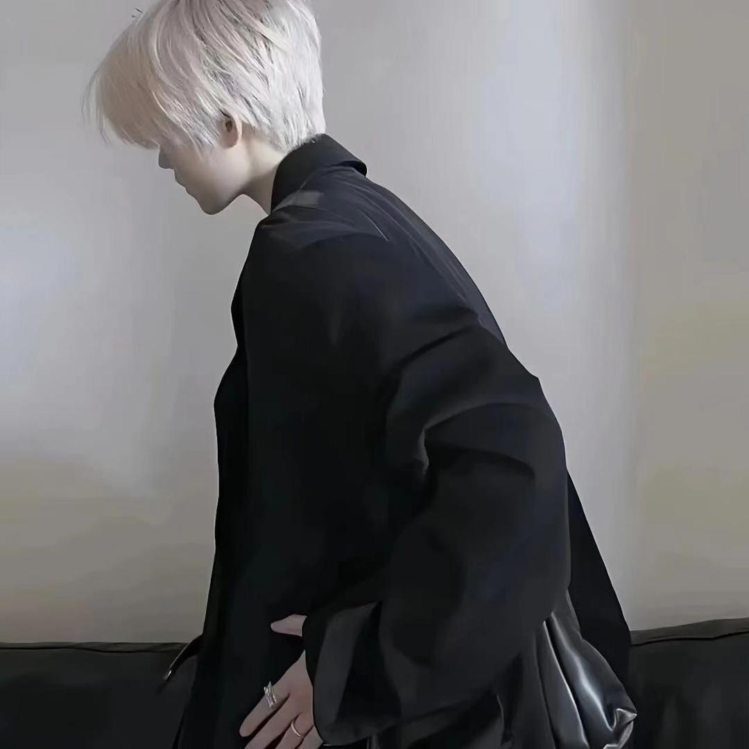 323