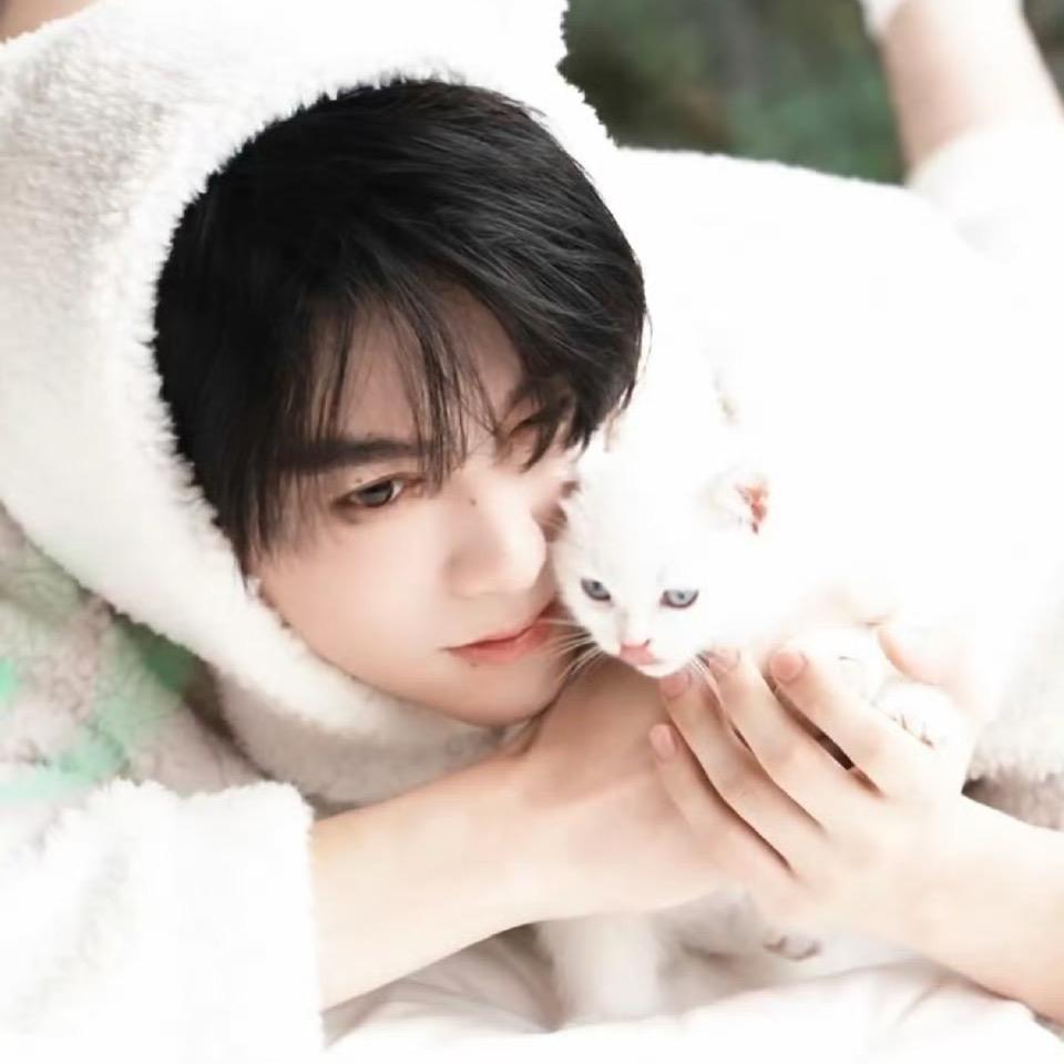 爱喝柠檬水🍋.