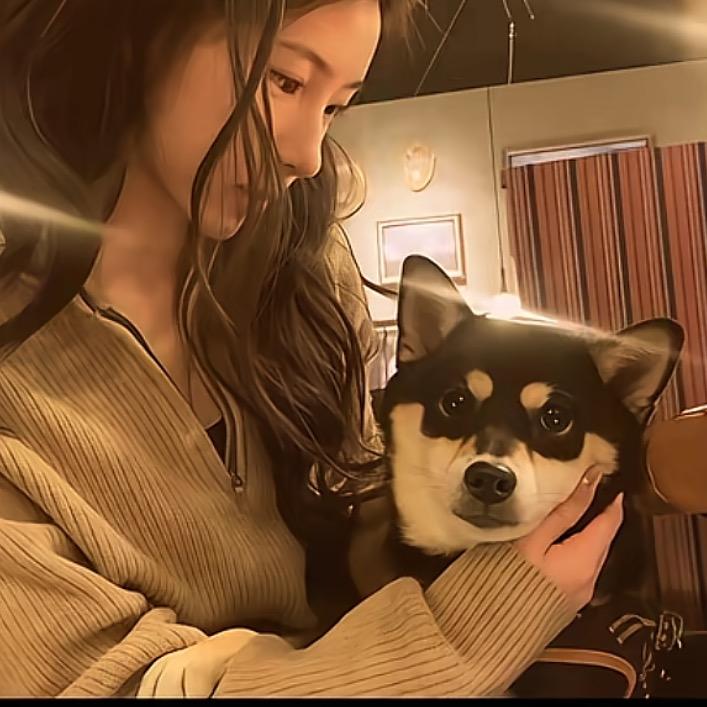 李佳旎.
