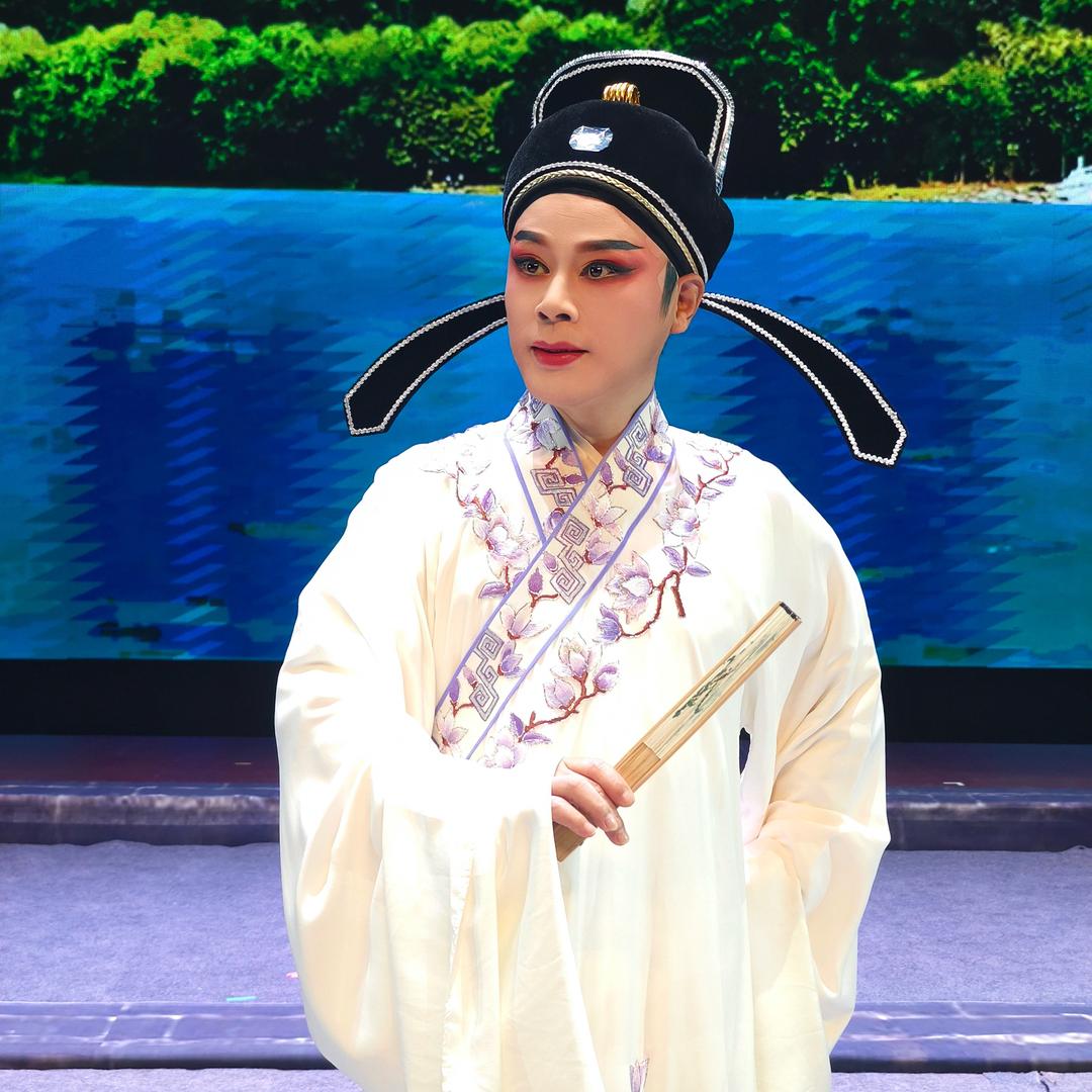瞿凌云 黄梅戏演员