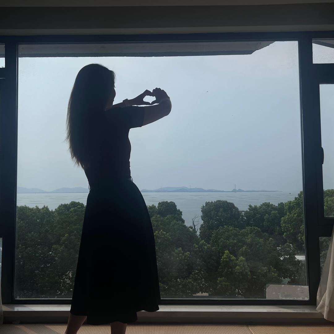 草莓不甜🍓