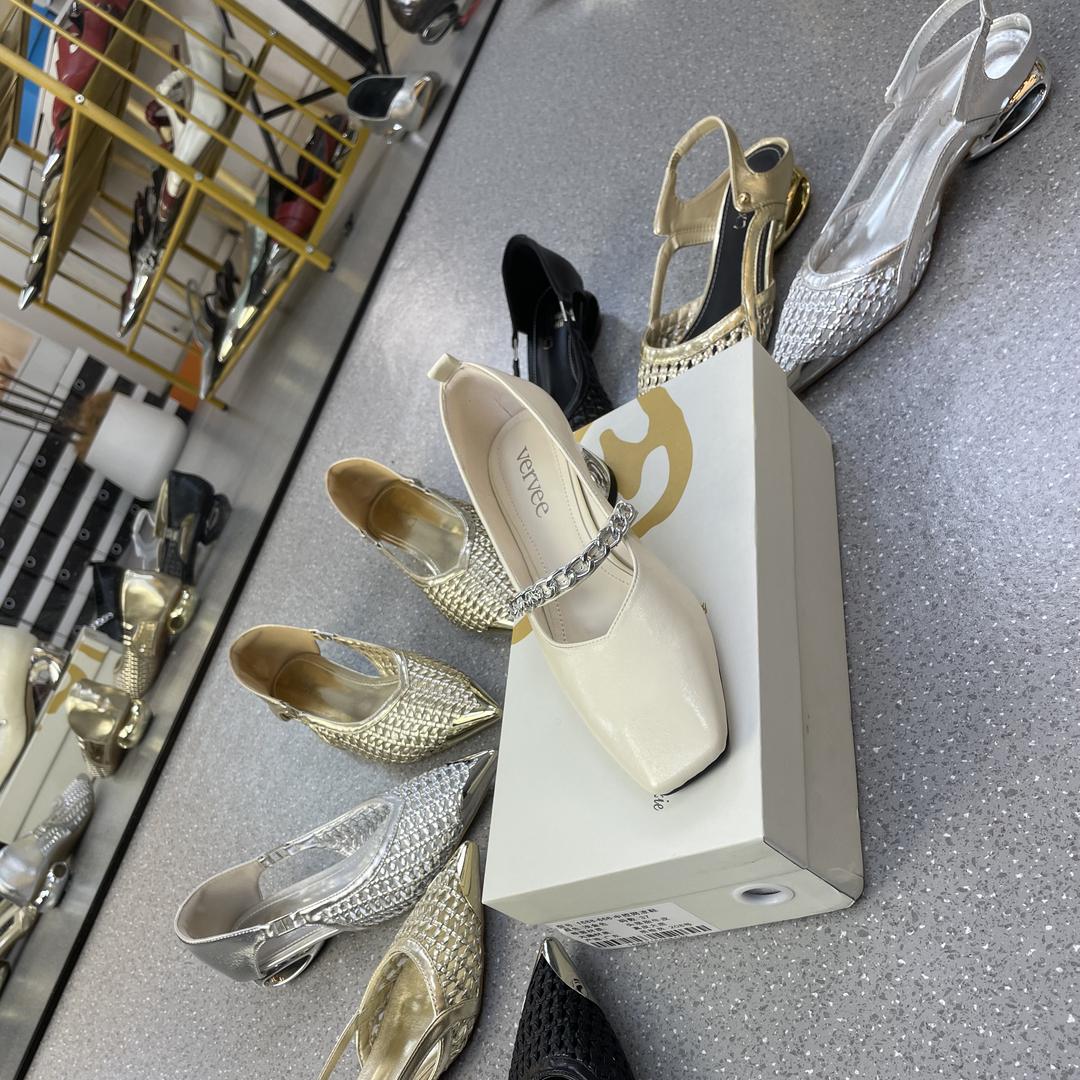 香港ZhOUXJ奢饰品女鞋店