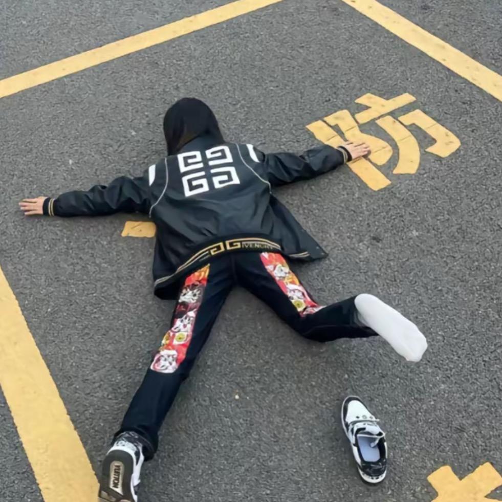 早点睡.