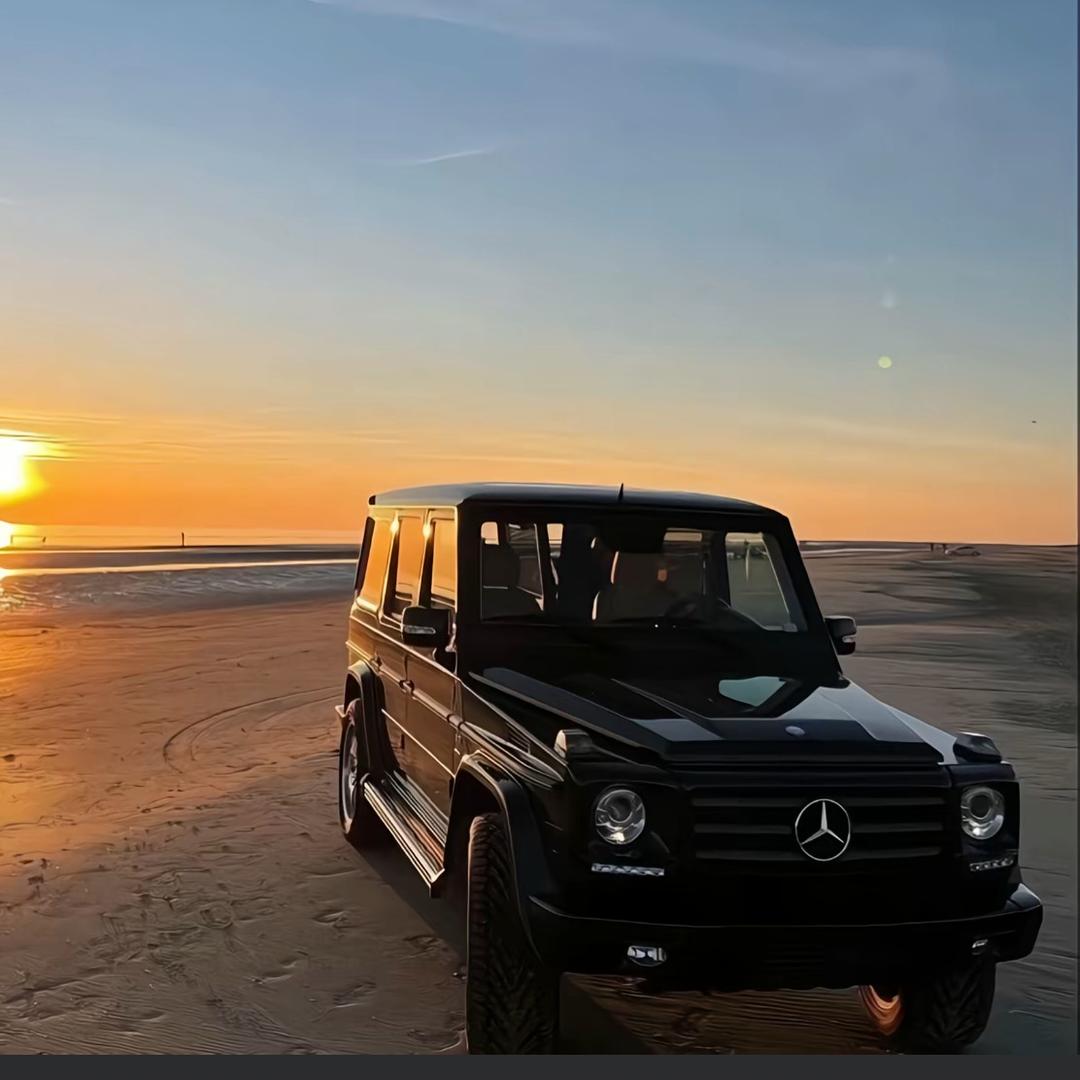 AMG.