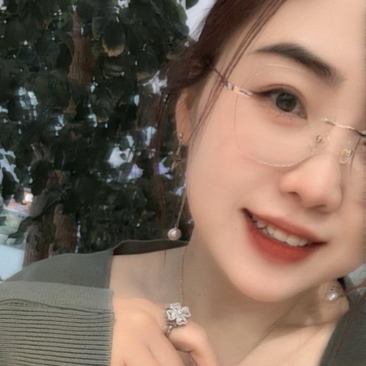 姗姗姓褚