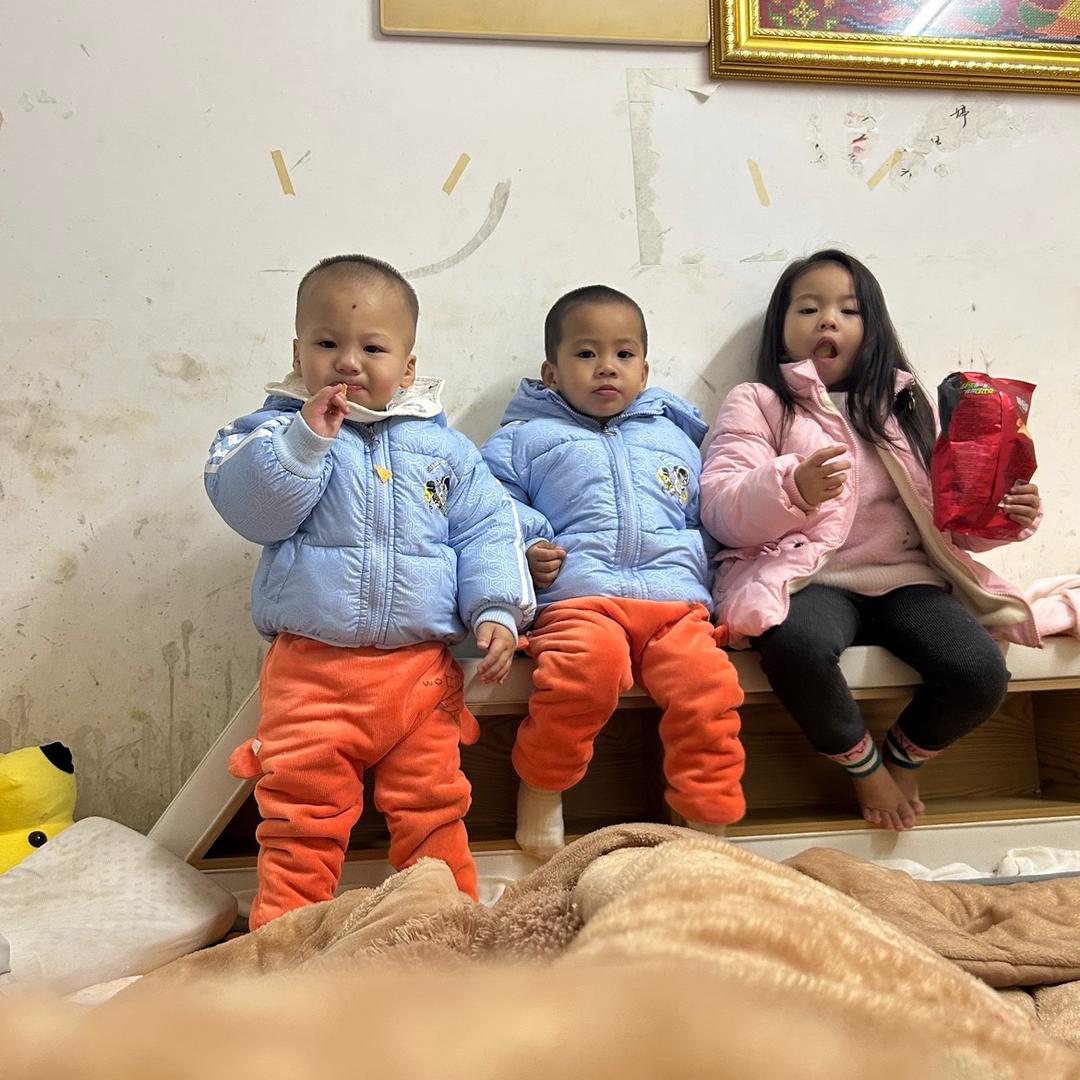 双胞胎兄弟👬和姐姐