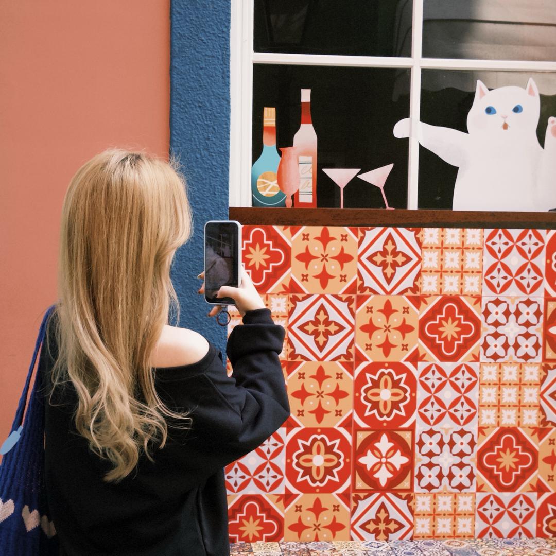 卖水晶的小女孩🧍‍♀️