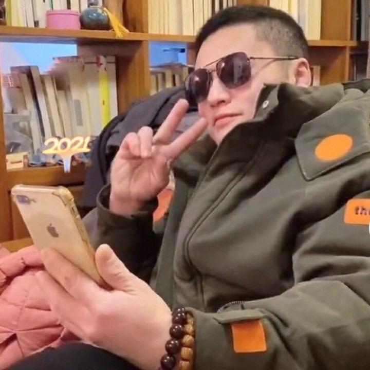 大表哥…
