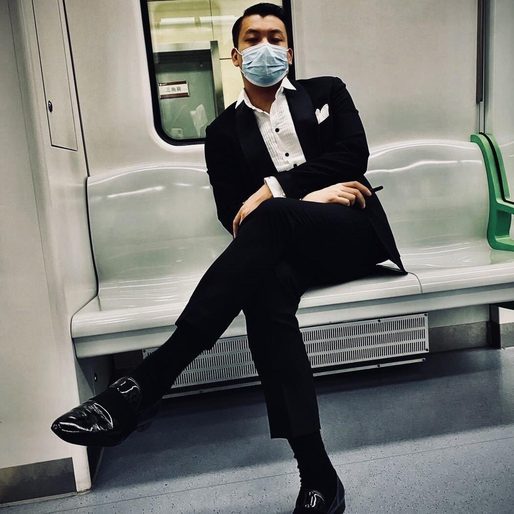 《王伊泽》