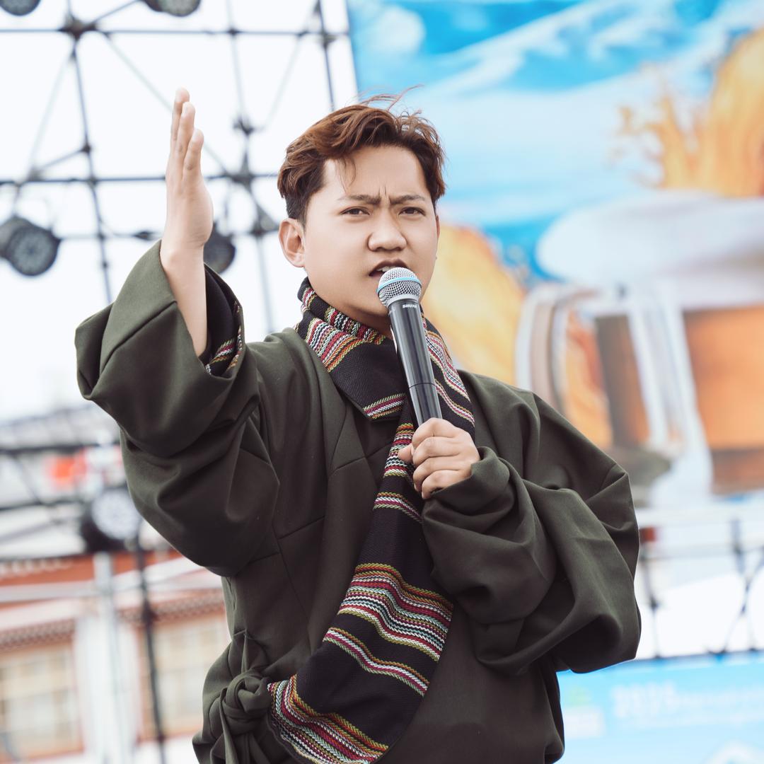 旺塘美巴大舞台