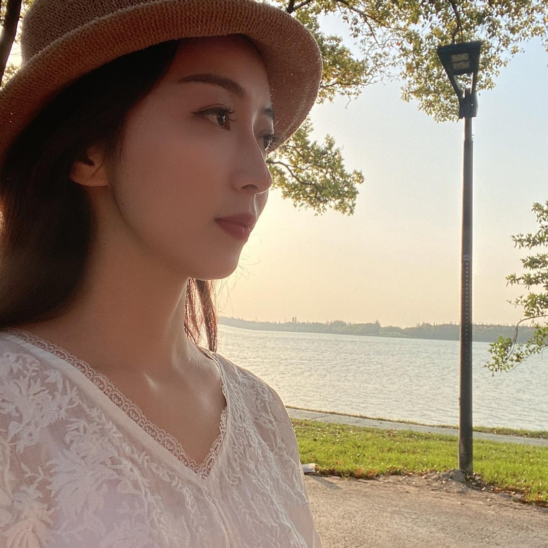 秀特服饰文艺棉麻女装